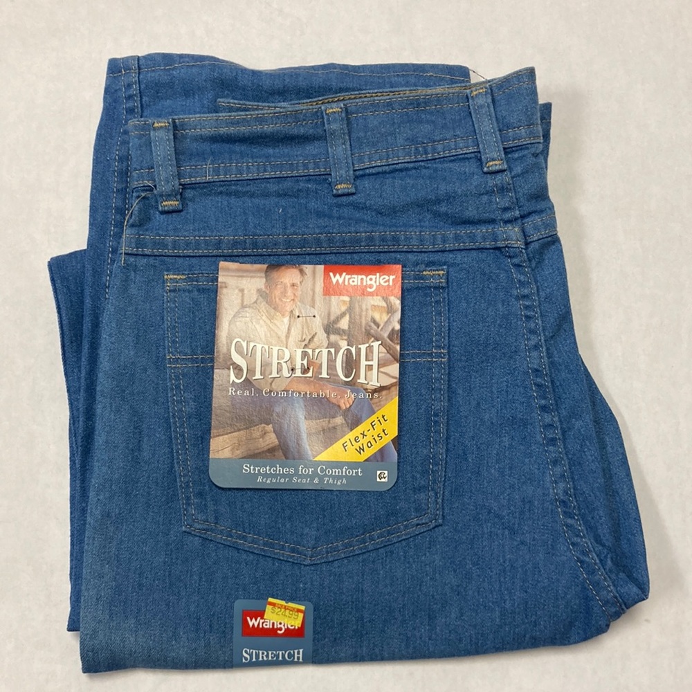 Wrangler Men’s Stretch Blue Jeans. New with tags